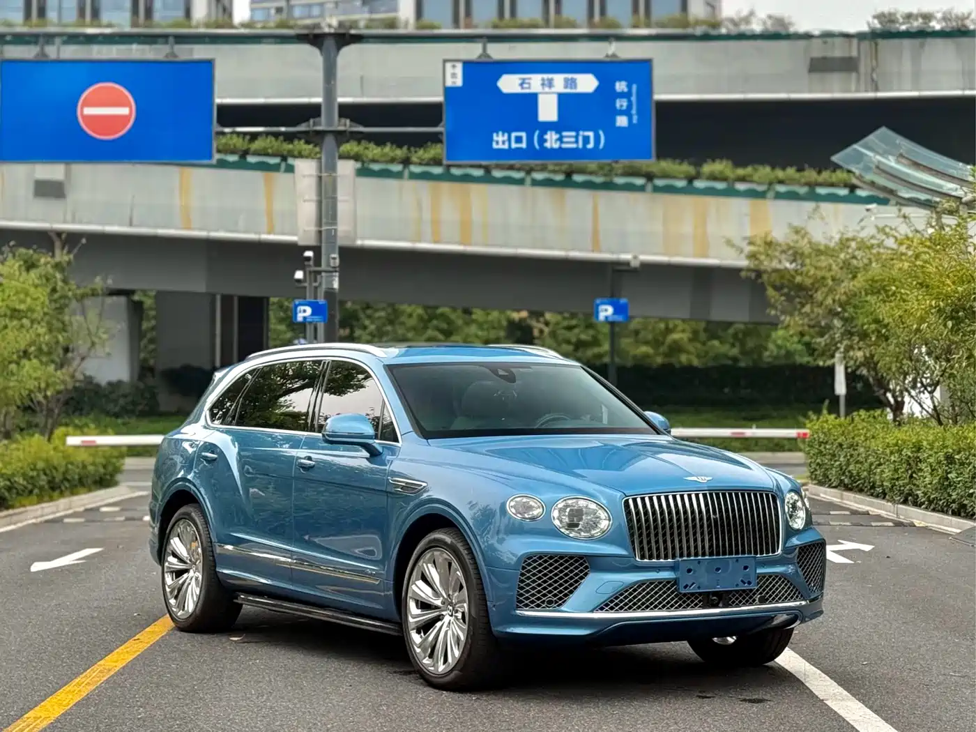 Bentley Bentayga 2025 2024 4.0T V8 Long Wheelbase