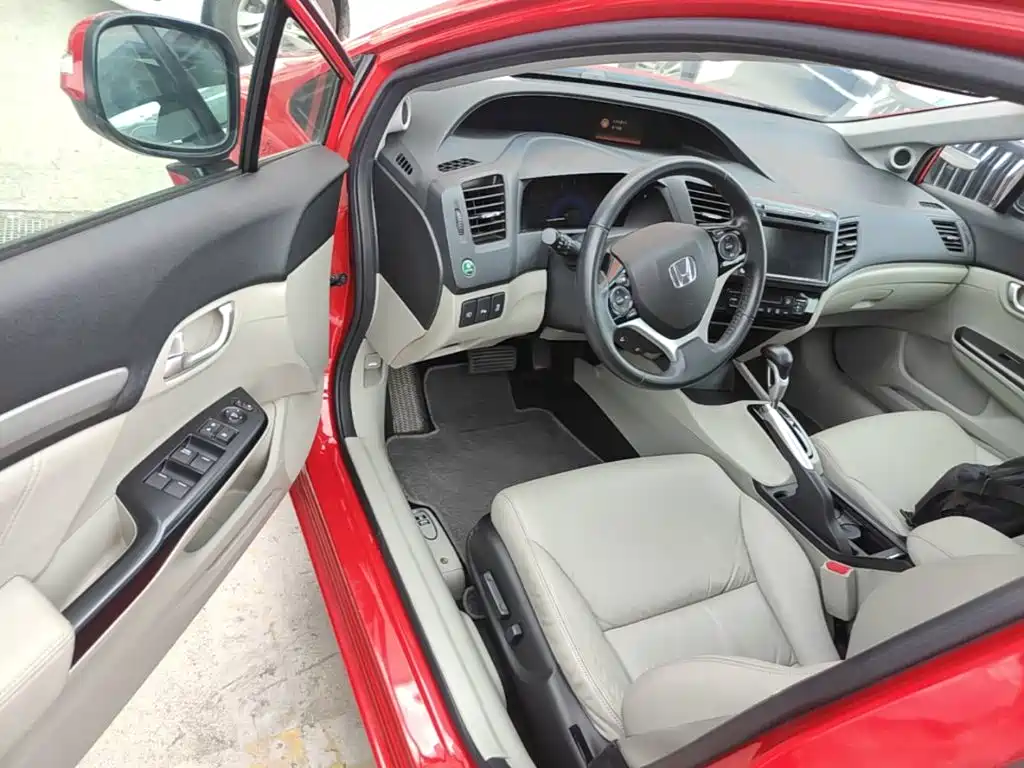 Фото 16 - Honda Civic