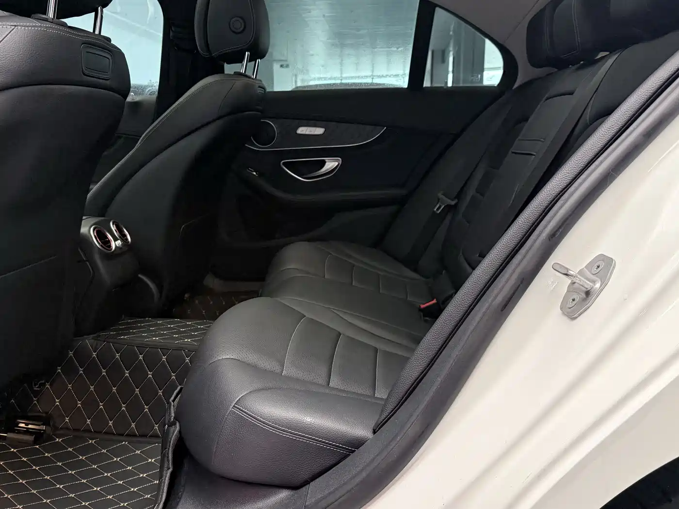 Mercedes-Benz C-Class 2017 C 200 L Sport фото 14