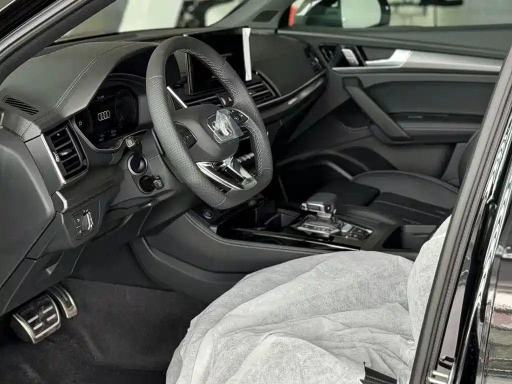 Audi Q5L 2025 Model Year Facelift 45th Anniversary Edition 45 TFSI Luxury Dynamic фото 8
