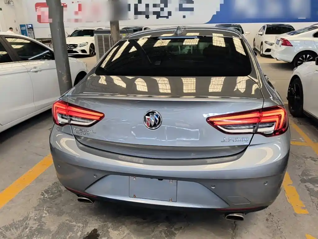 Photo 6 - Buick Regal