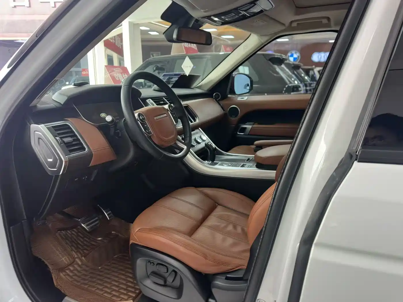 Land Rover Range Rover Sport 2015 3.0 SDV6 HSE фото 13