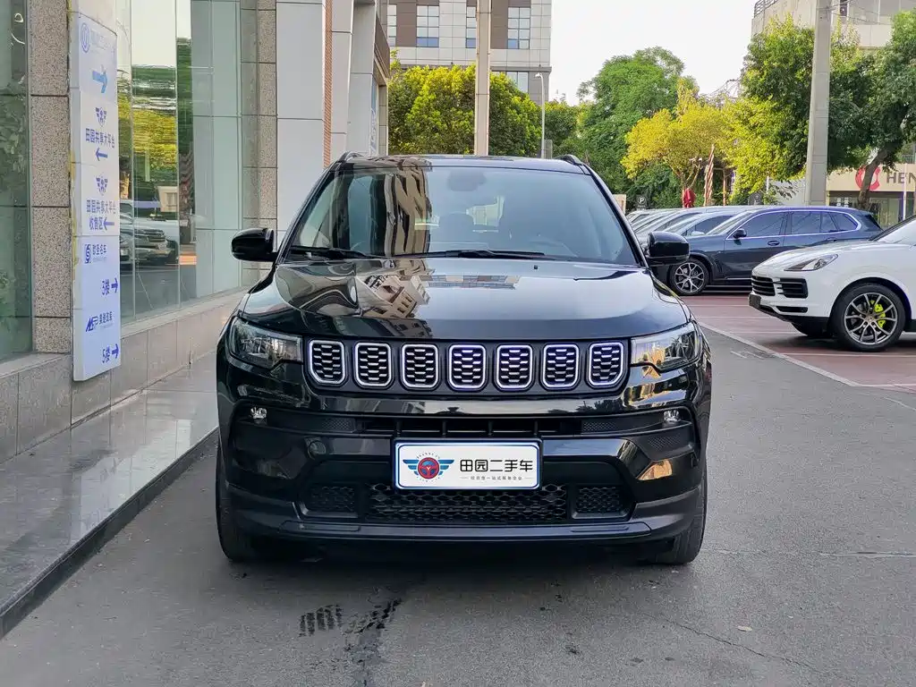 Фото 2 - Jeep Compass