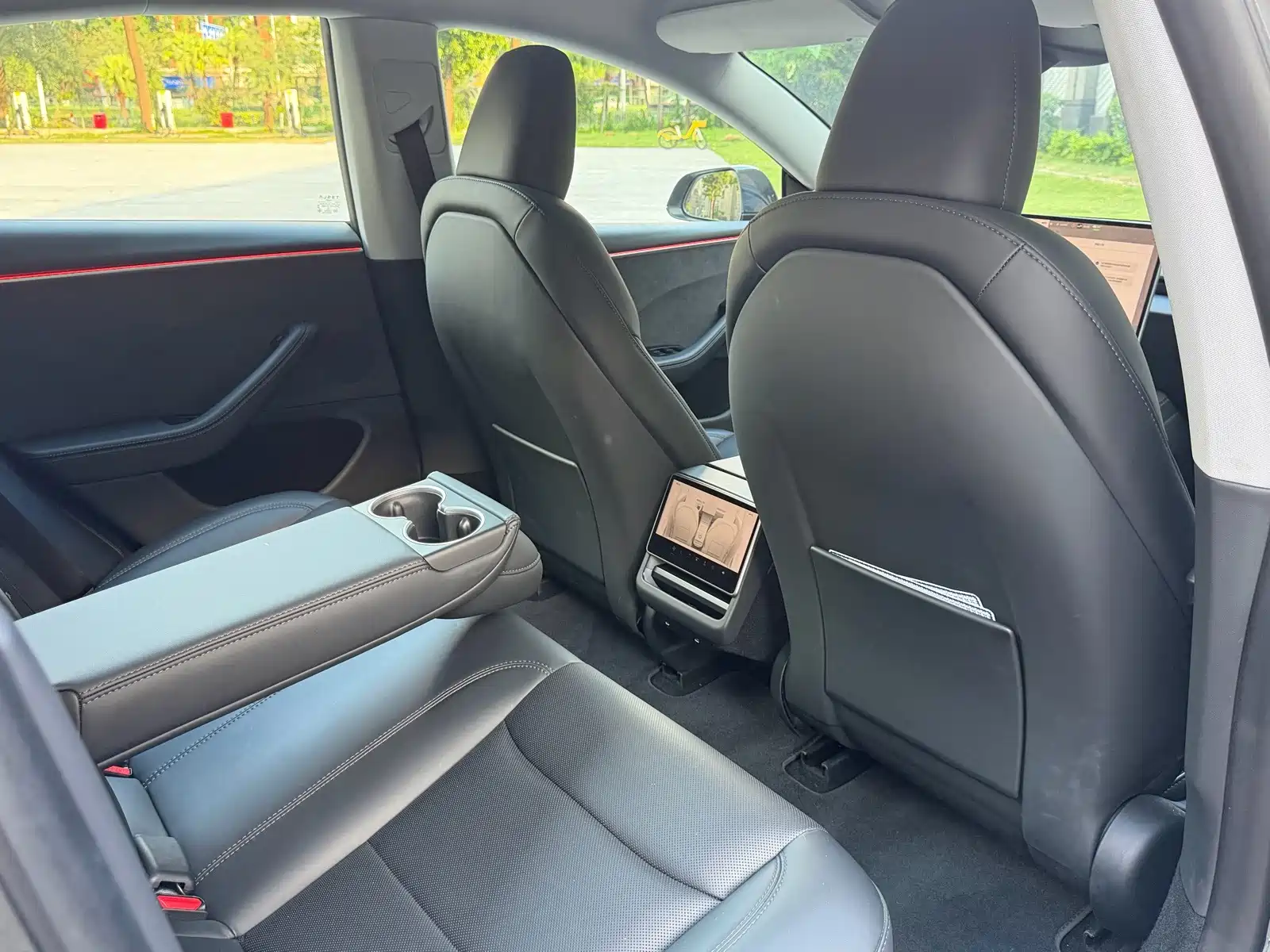 Photo 14 - Tesla Model 3
