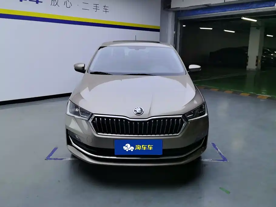 Фото 2 - Škoda Rapid