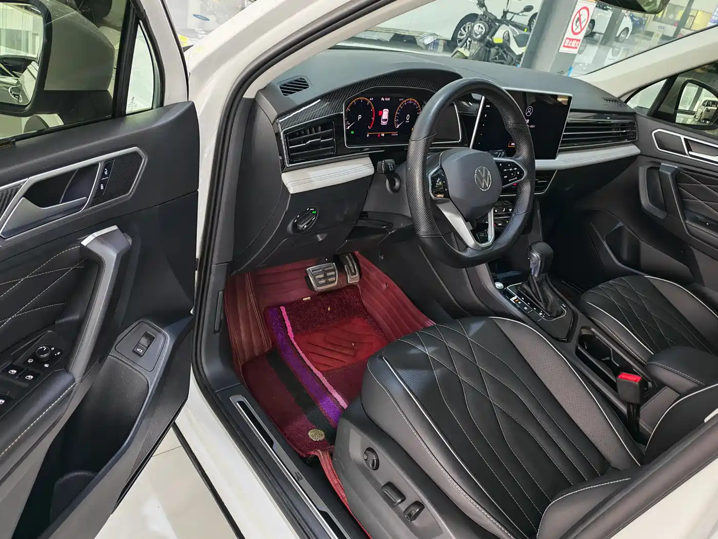 Volkswagen Tiguan L 2022 330TSI Auto 2WD R-Line Premium Edition фото 10