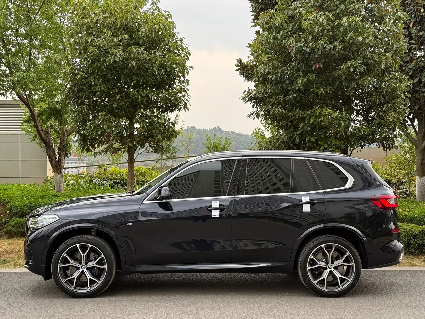 BMW X5 (Import) 2021 xDrive40i Exclusive M Sport Package фото 3