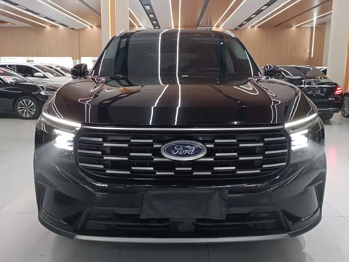 Фото 2 - Ford Edge
