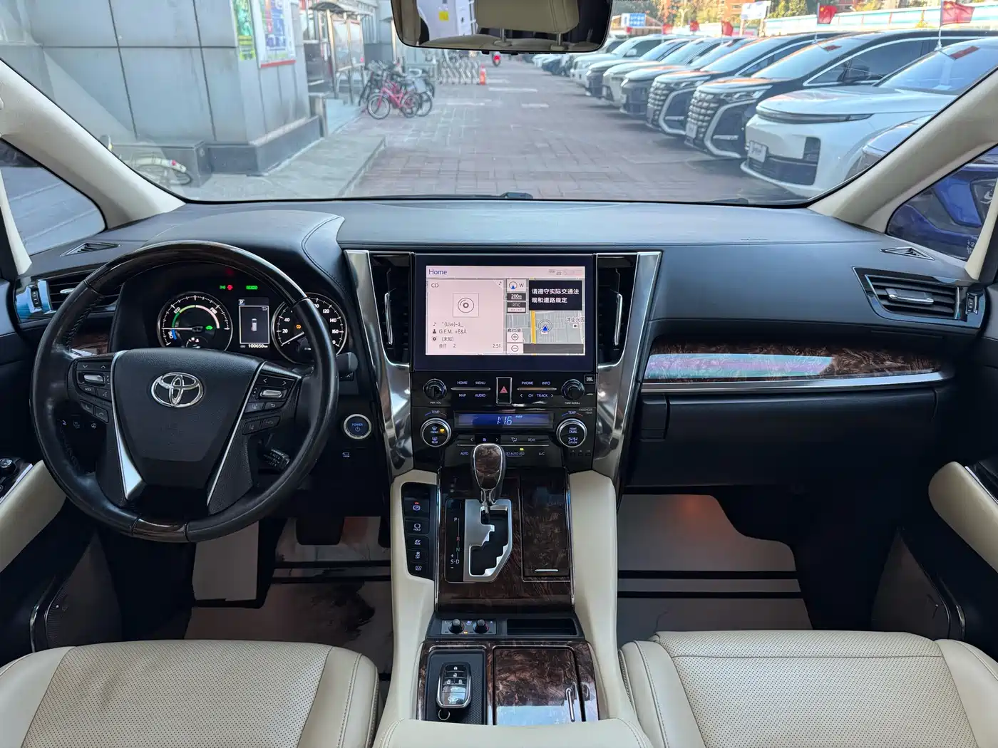 Toyota Alphard 2021 Hybrid 2.5L Luxury фото 12
