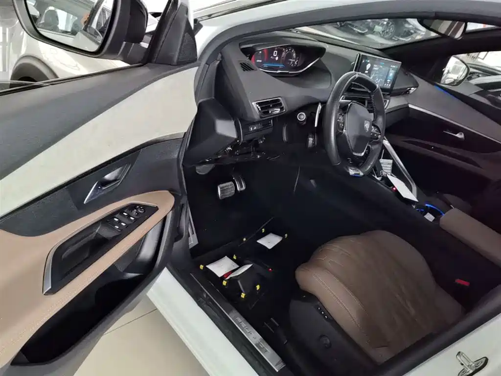 Peugeot 5008 2023 400THP Flagship Honor Edition 7-seater фото 16