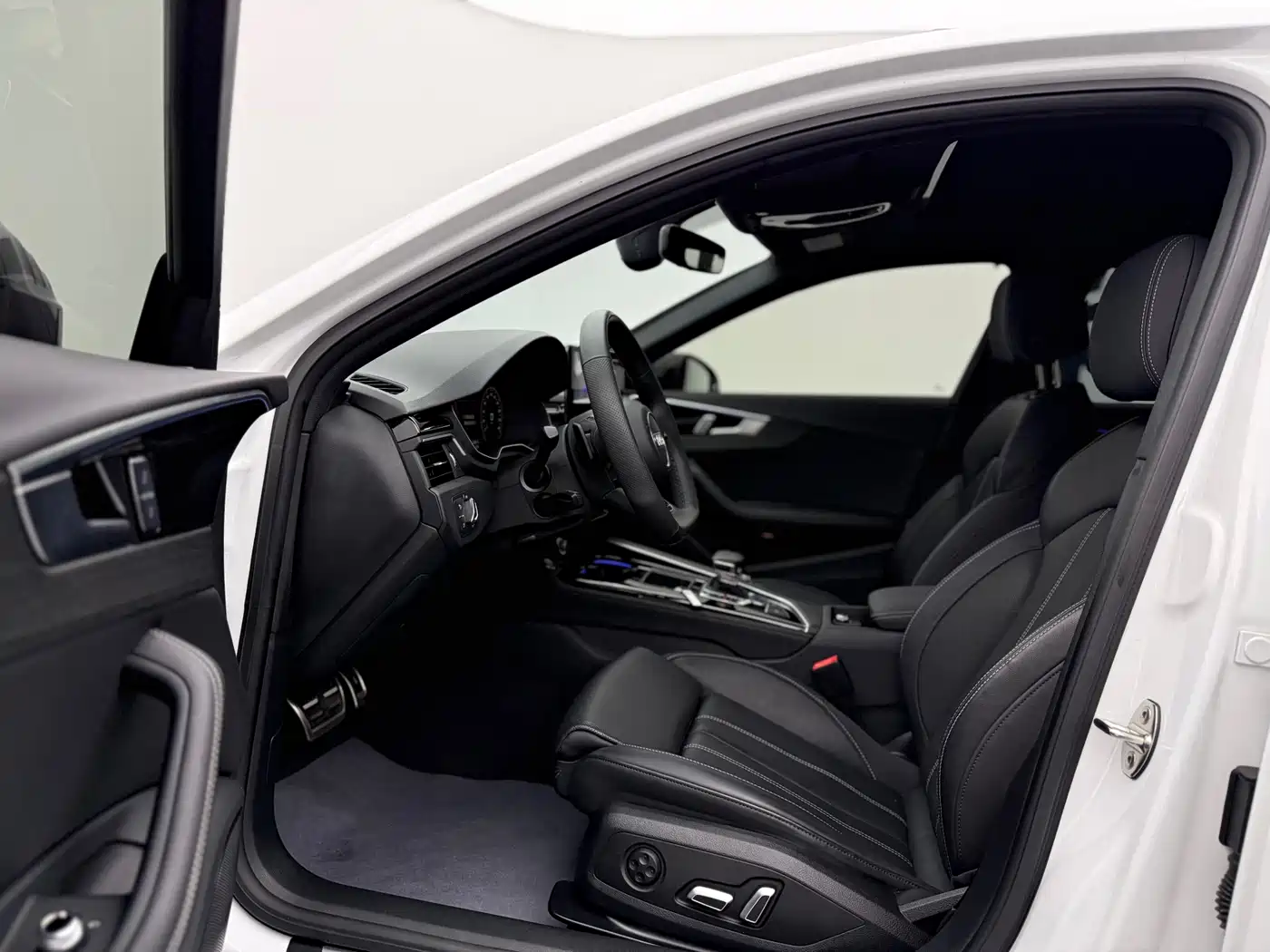 Audi A4L 2024 40 TFSI Luxury Dynamic фото 5