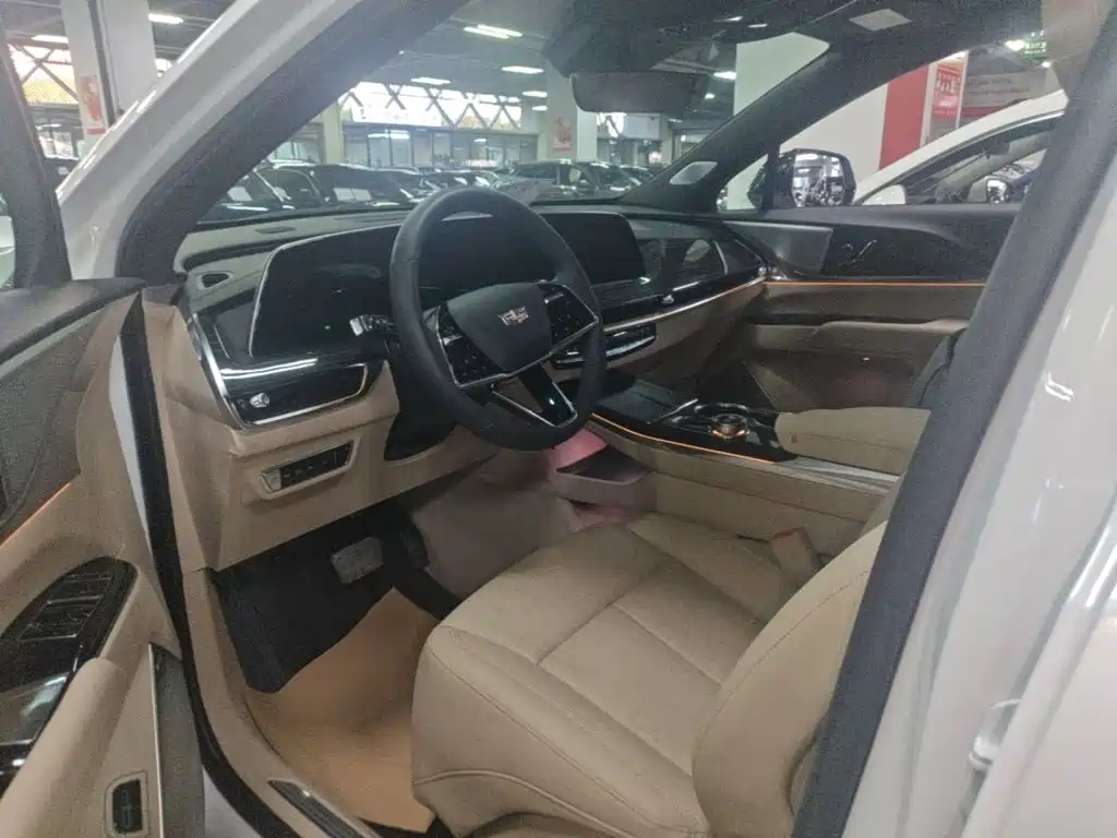 Cadillac XT5 2026 2025 2.0T Premium Model