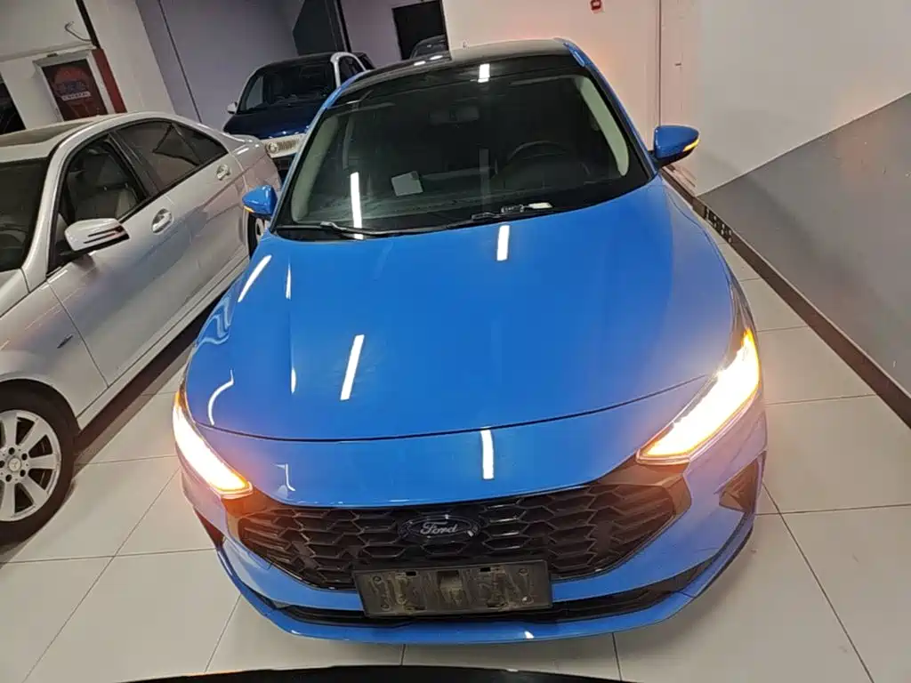 Ford Focus 2023 2022 Sedan EcoBoost 180 Auto Speed Edition
