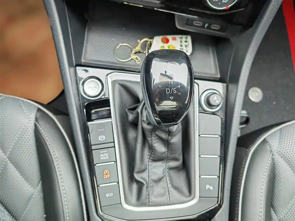 Volkswagen Sagitar 2025 Model Second Facelift 300TSI DSG Transcend Edition фото 15