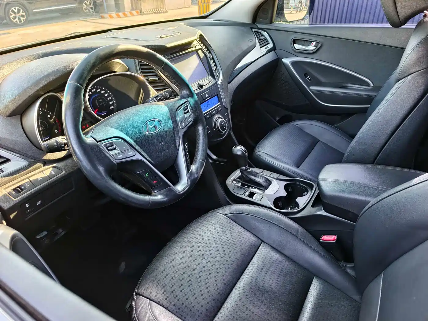 Hyundai Santa Fe 2013 Model 2.4L Automatic 2WD Smart фото 6