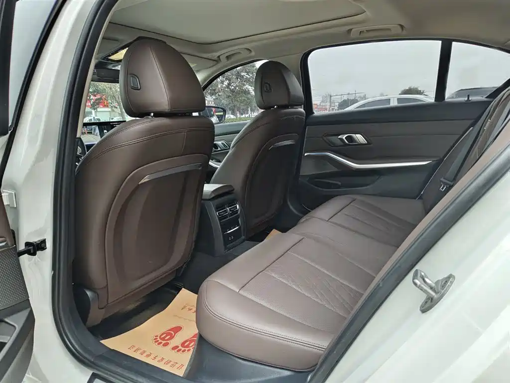 BMW 3 Series 2023 325Li M Sport Package фото 14
