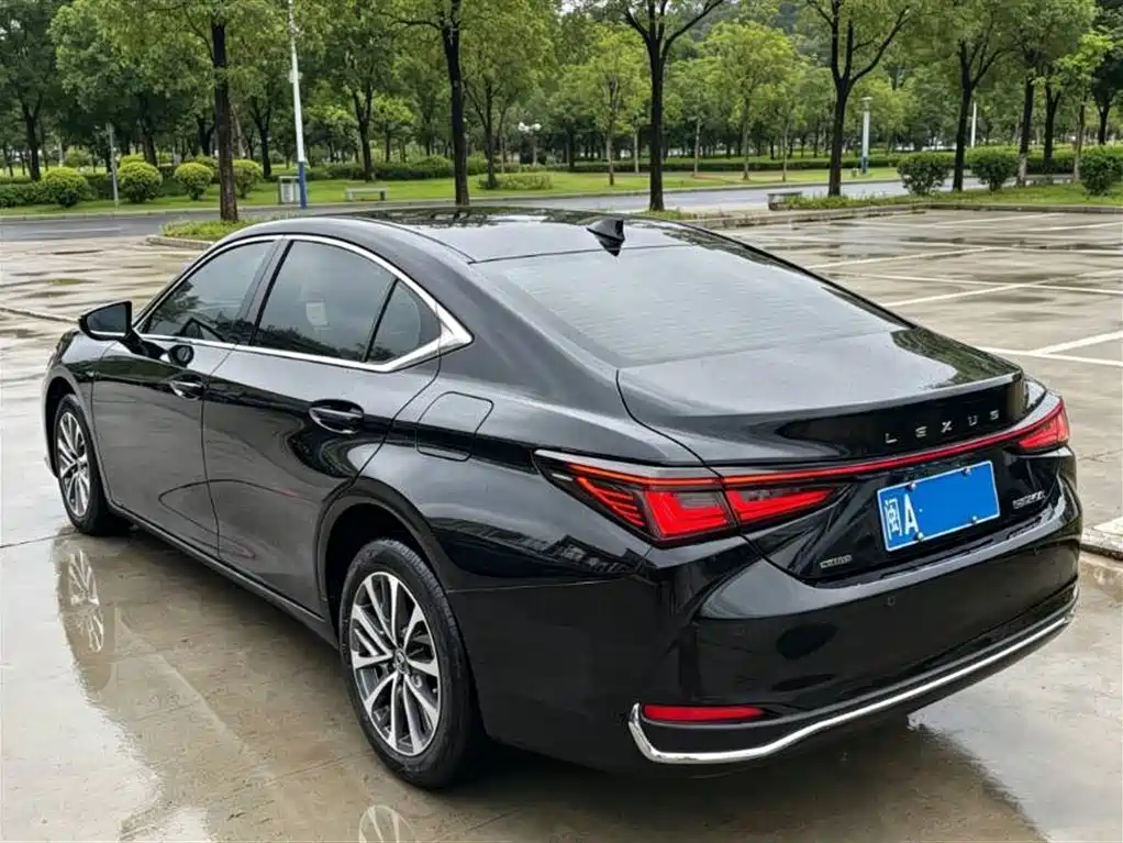 Lexus ES 2025 200 Ultimate Edition фото 3