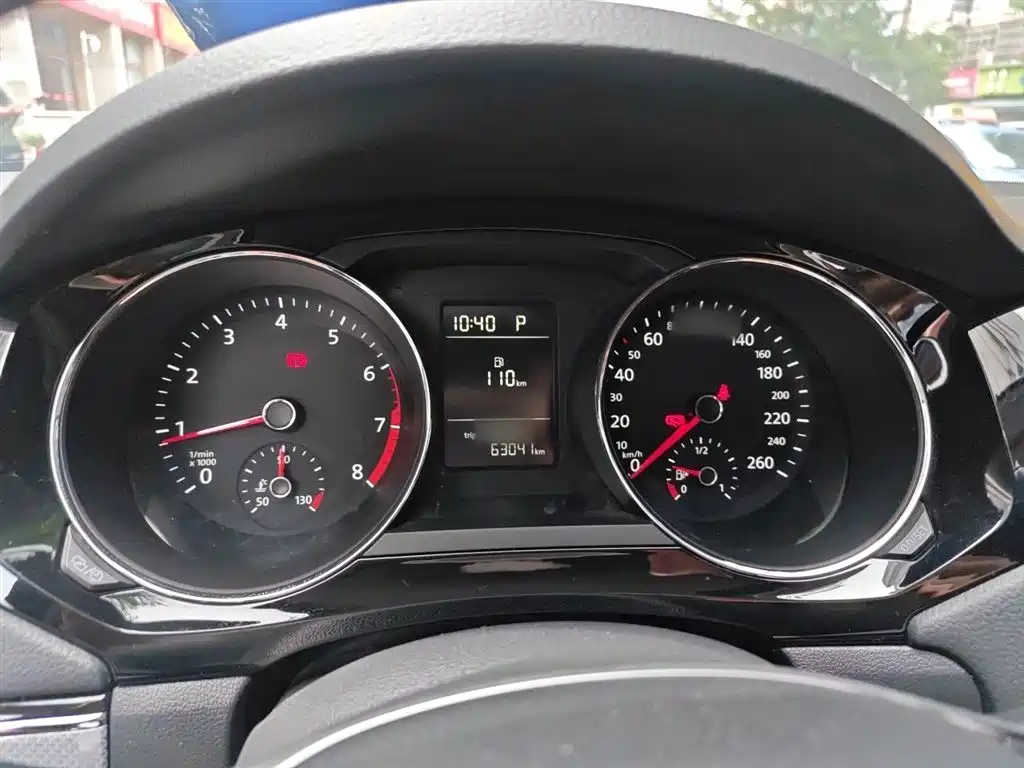 Volkswagen Sagitar 2015 230TSI Automatic Comfort фото 4