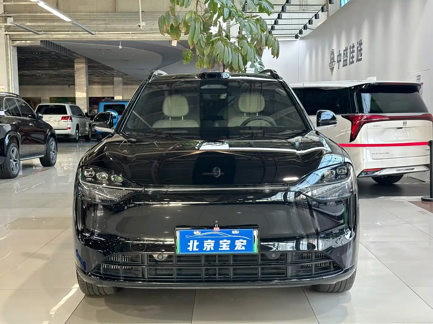 AITO Wenjie AITO M9 2024 Extended Range Ultra 42kWh 6-Seater фото 2
