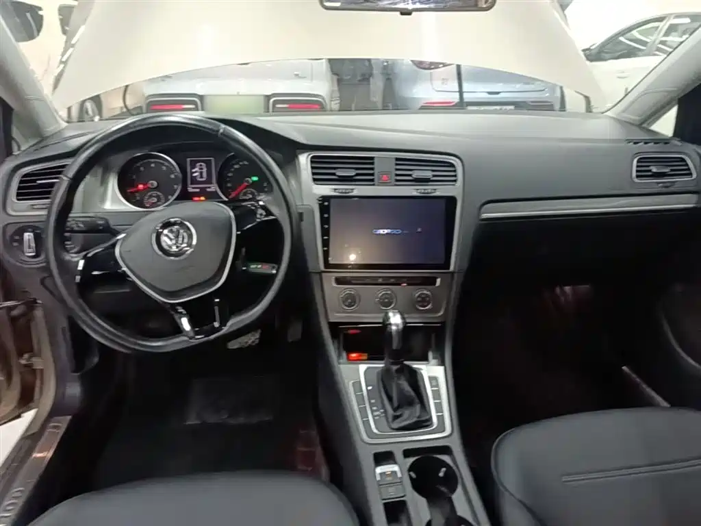 Volkswagen Golf 2015 1.4TSI Automatic Comfort фото 10