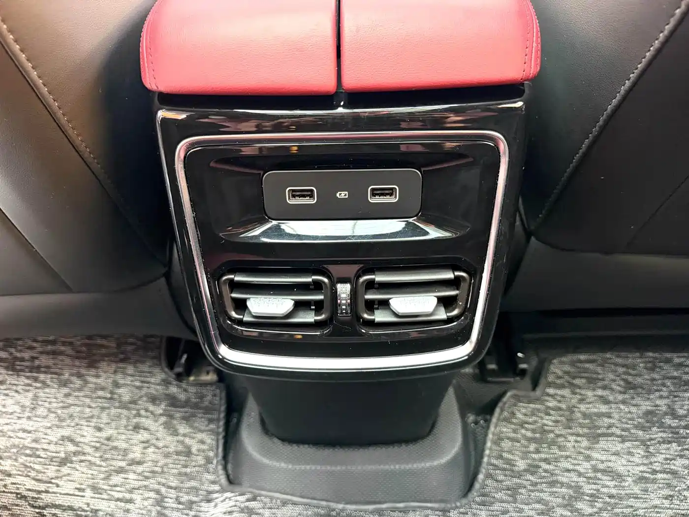 Jetour X70 PRO 2023 2023 Model 1.5T DCT Comfort 7-Seater