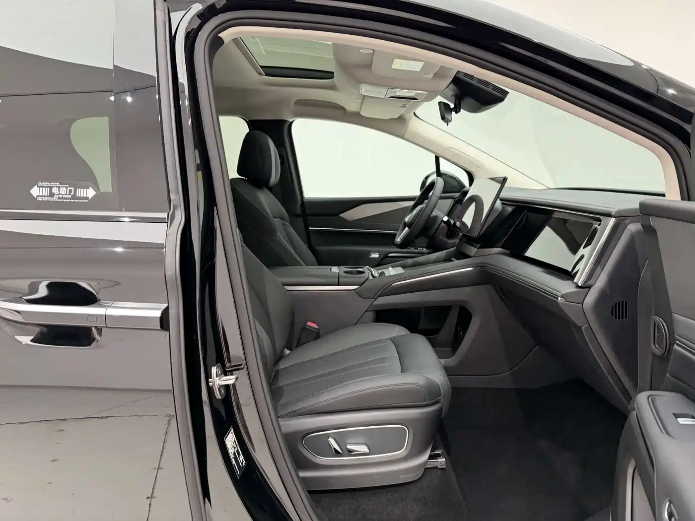 BYD M9 2025 2025 Model 1060 Pilot Edition