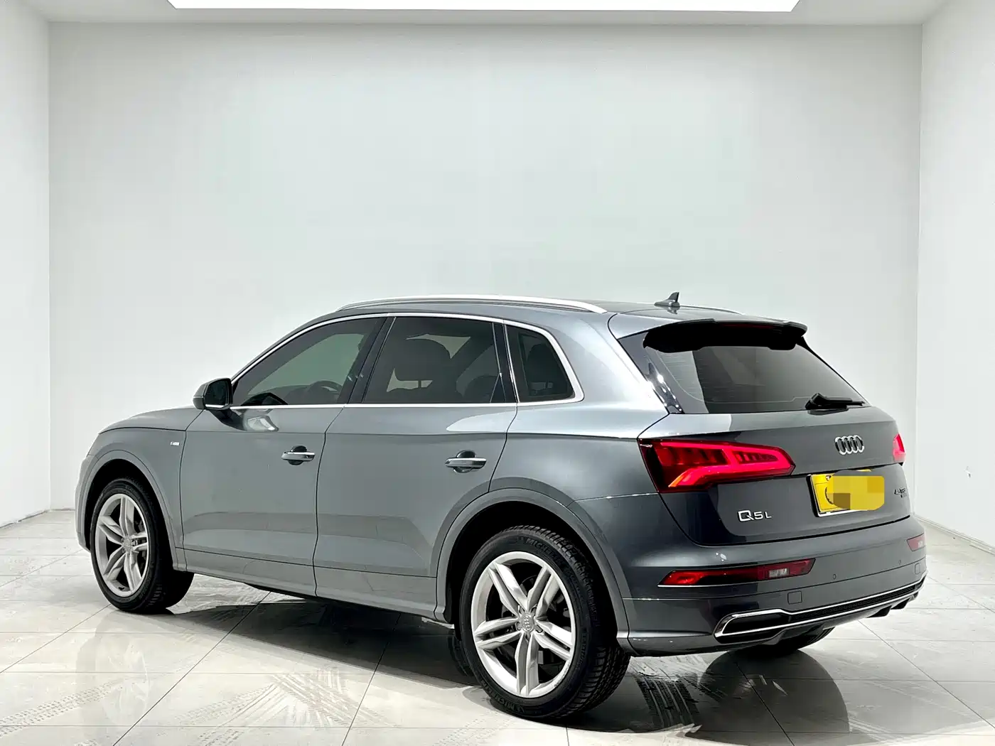 Audi Q5L 2020 Facelift 40 TFSI Honor Fashion фото 4