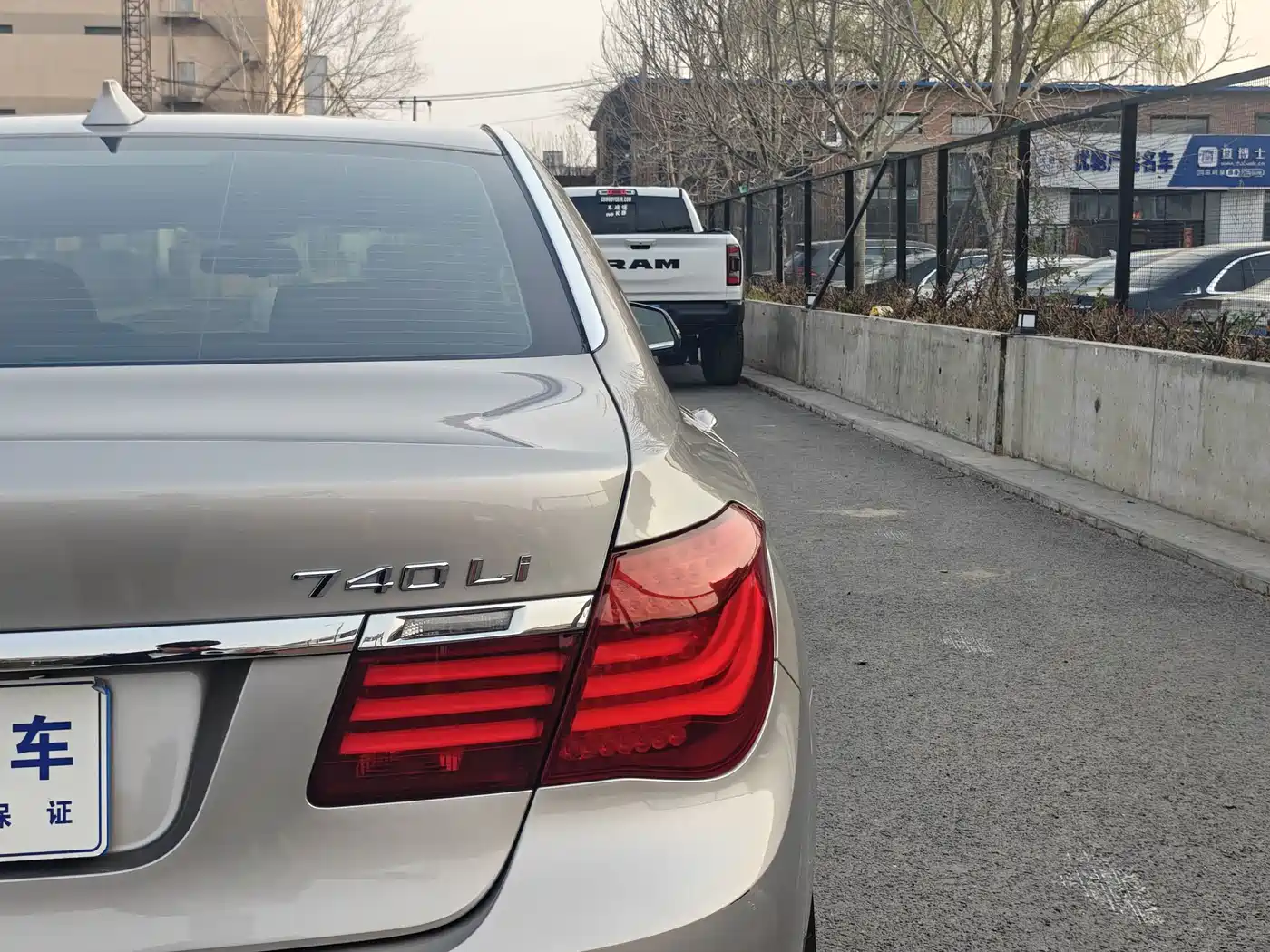 BMW 7 Series 2013 Model 740Li Leading фото 10