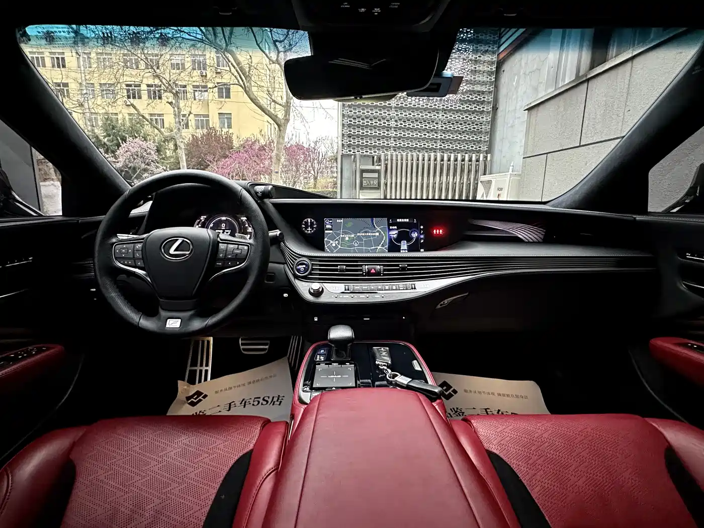 Lexus LS 2018 500h F SPORT China V фото 12
