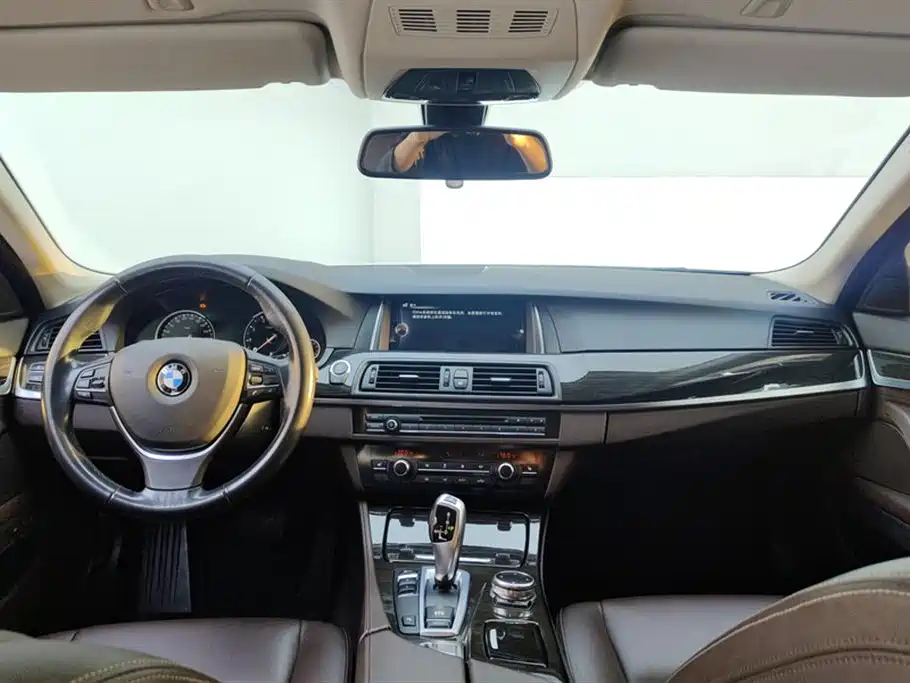 BMW 5 Series 2014 525Li Luxury Design Package фото 12