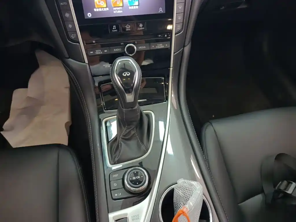 Infiniti Q50L 2022 2018 2.0T Comfort (China VI)