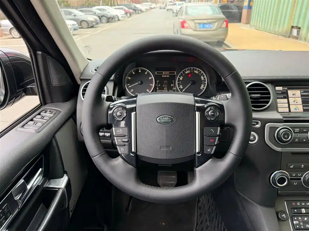 Land Rover Discovery 2016 3.0 SC V6 HSE фото 5