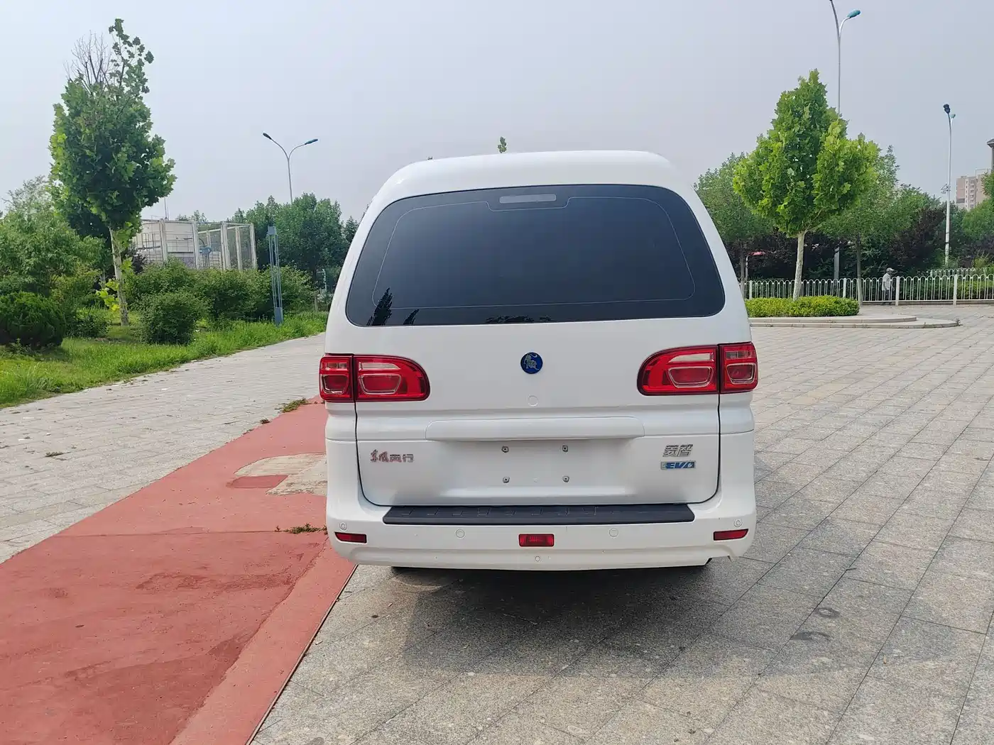 Dongfeng Fengxing Lingzhi New Energy 2025 2025 Model 410km Standard Edition Basic 7-seater