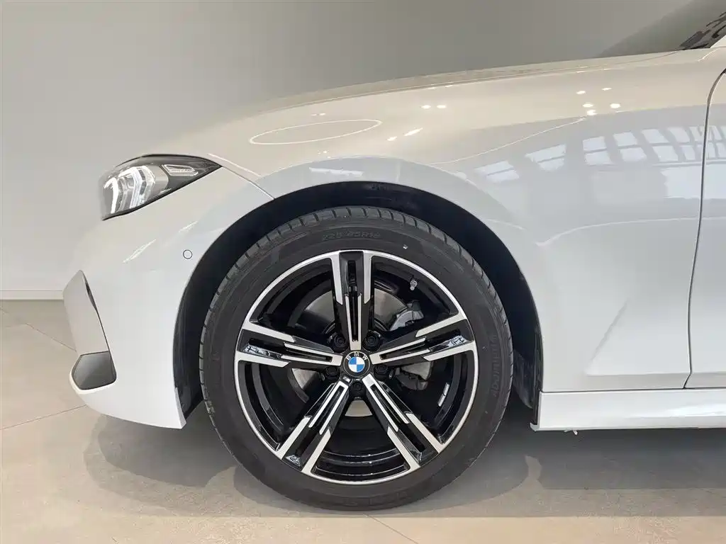BMW 3 Series 2024 325i M Sport Package фото 16