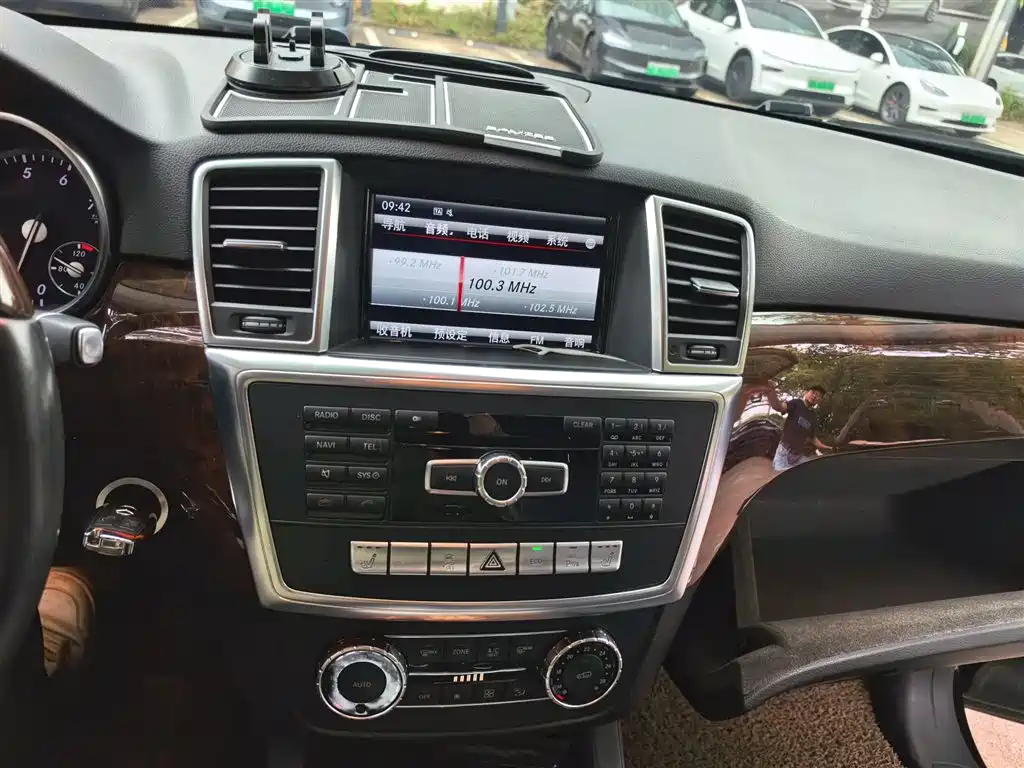 Mercedes-Benz M-Class 2014 ML 400 4MATIC Luxury фото 9
