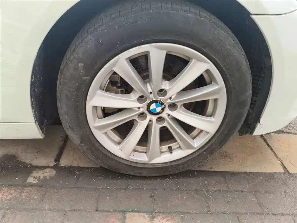 BMW 5 Series 2017 520Li Classic Edition фото 8