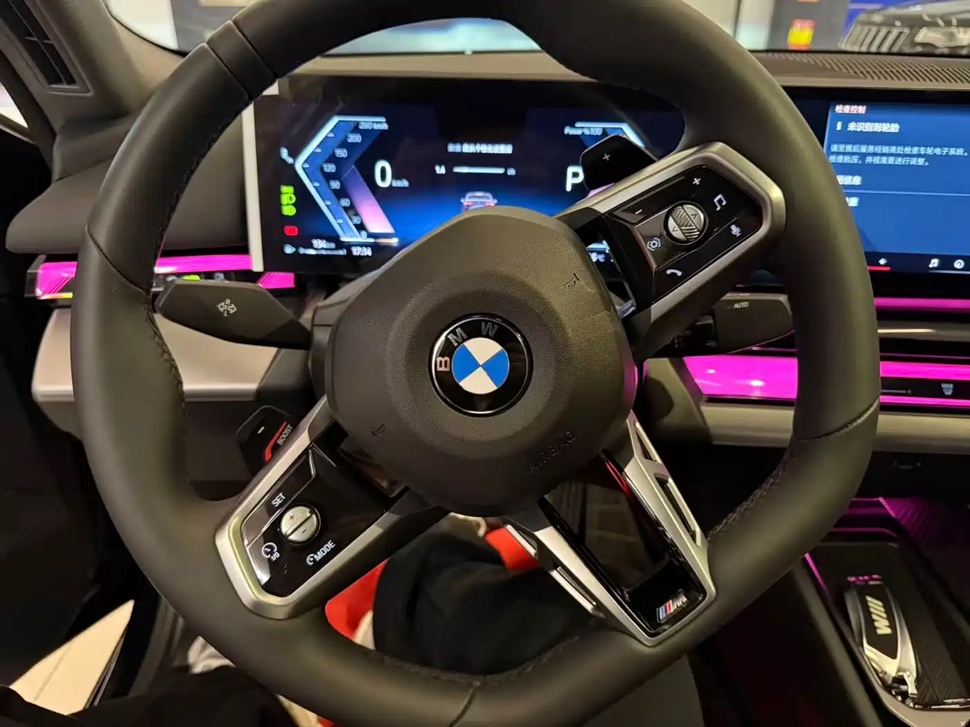 BMW 5 Series 2024 530Li Leading M Sport Package фото 15