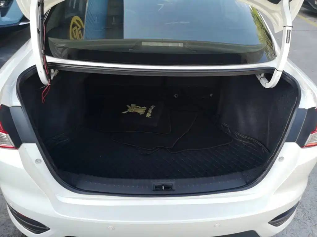 Nissan Bluebird 2020 2020 1.6L CVT Cool Edition
