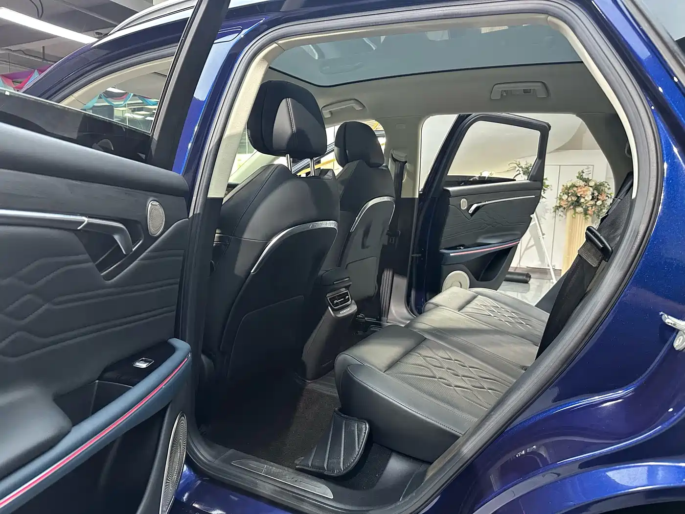 Voyah Auto VOYAH FREE 2021 AWD Standard Range Extender Exclusive Luxury Package фото 13