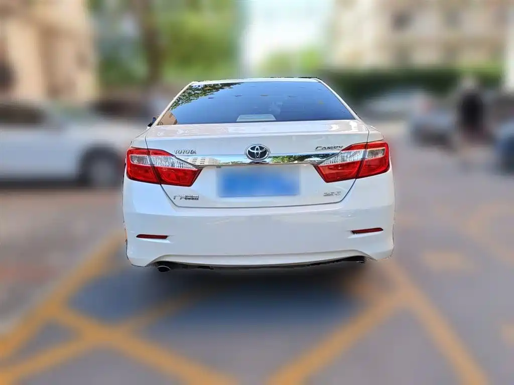 Toyota Camry 2012 2.5G Luxury Edition фото 5
