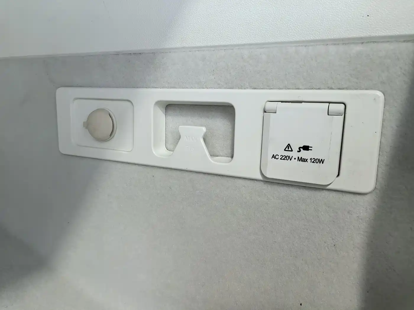 TANK CO CREATION TANK 300