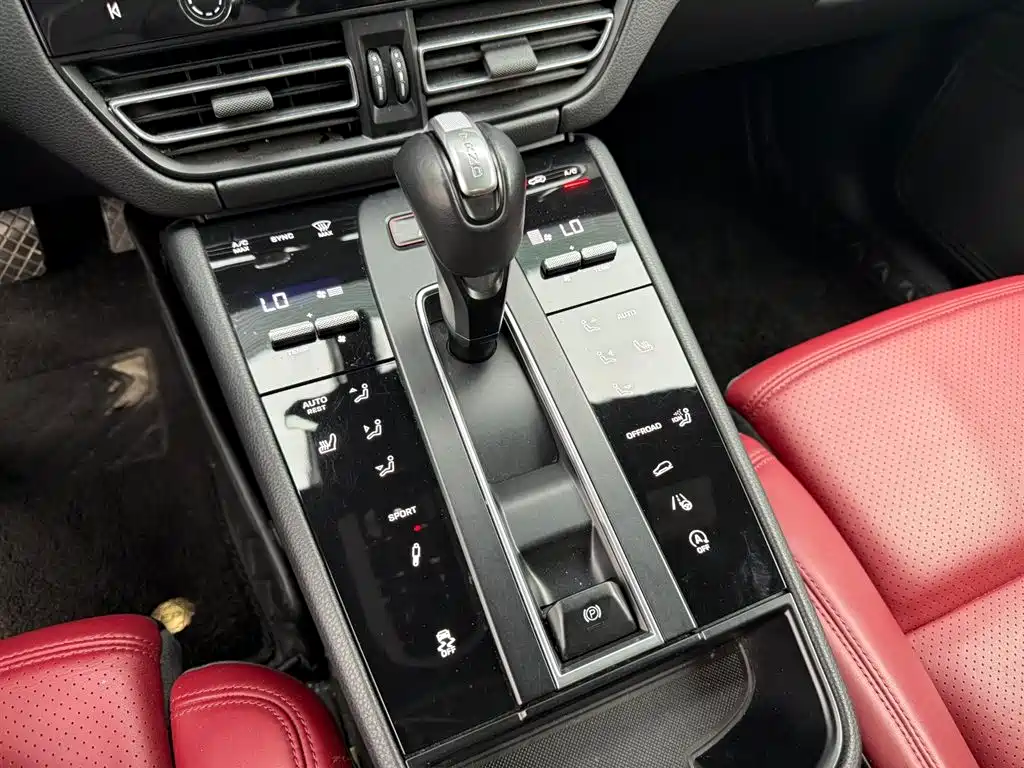 Porsche Macan 2023 Macan 2.0T фото 10