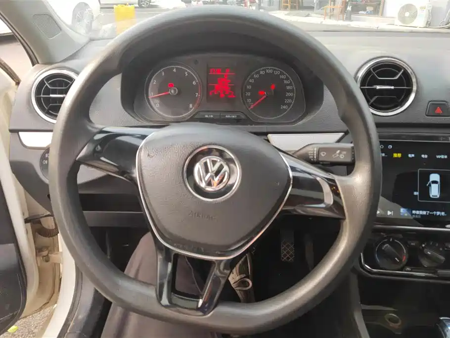Volkswagen Jetta 2017 1.5L Automatic Comfort фото 15