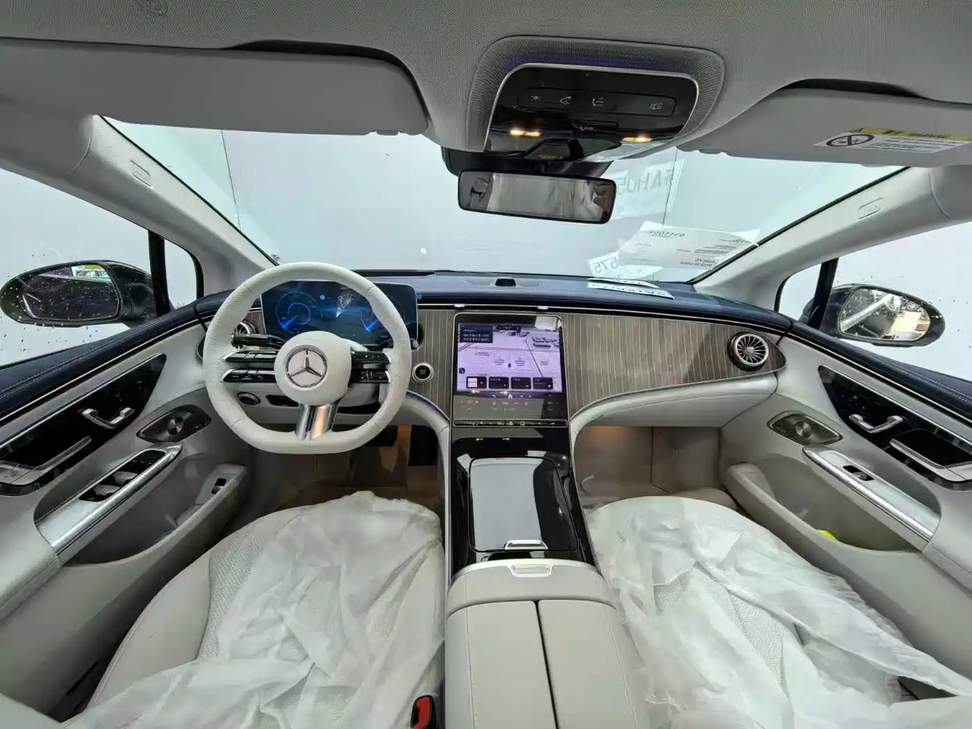 Mercedes-Benz EQE 2025 Model 500 4MATIC Luxury Edition фото 4