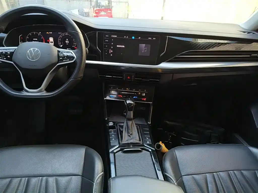 Volkswagen Passat 2023 Facelift 330TSI Starlight Luxury Edition фото 13