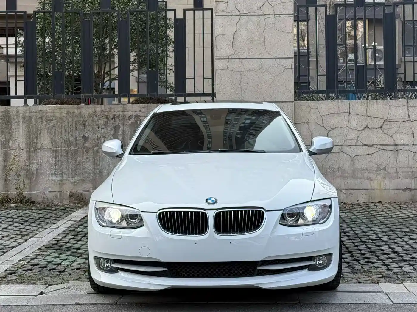 BMW 3 Series (Import) 2011 320i Coupe фото 3