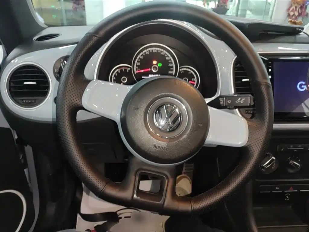 Volkswagen Beetle 2015 180TSI фото 11