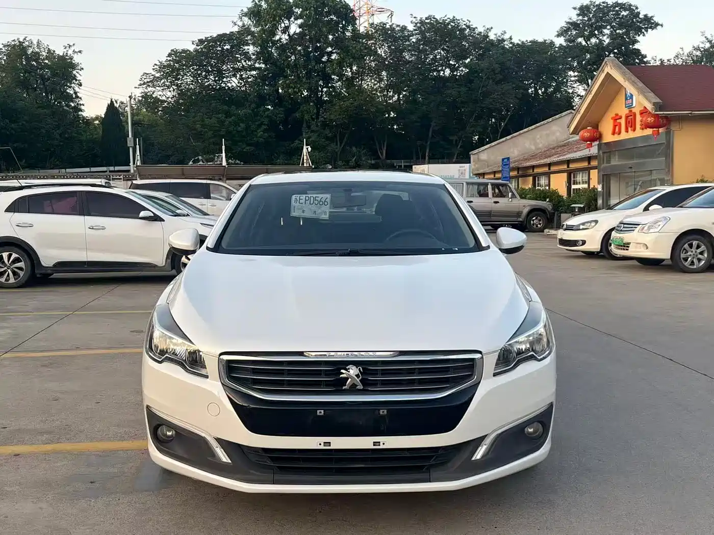 Peugeot 508 2015 2.0L Automatic Zhiyi Edition фото 2