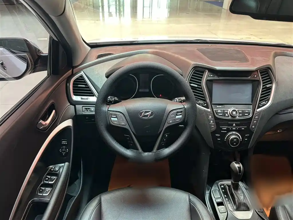 Hyundai Santa Fe 2015 2.0T Automatic 4WD Smart 7-seater фото 24