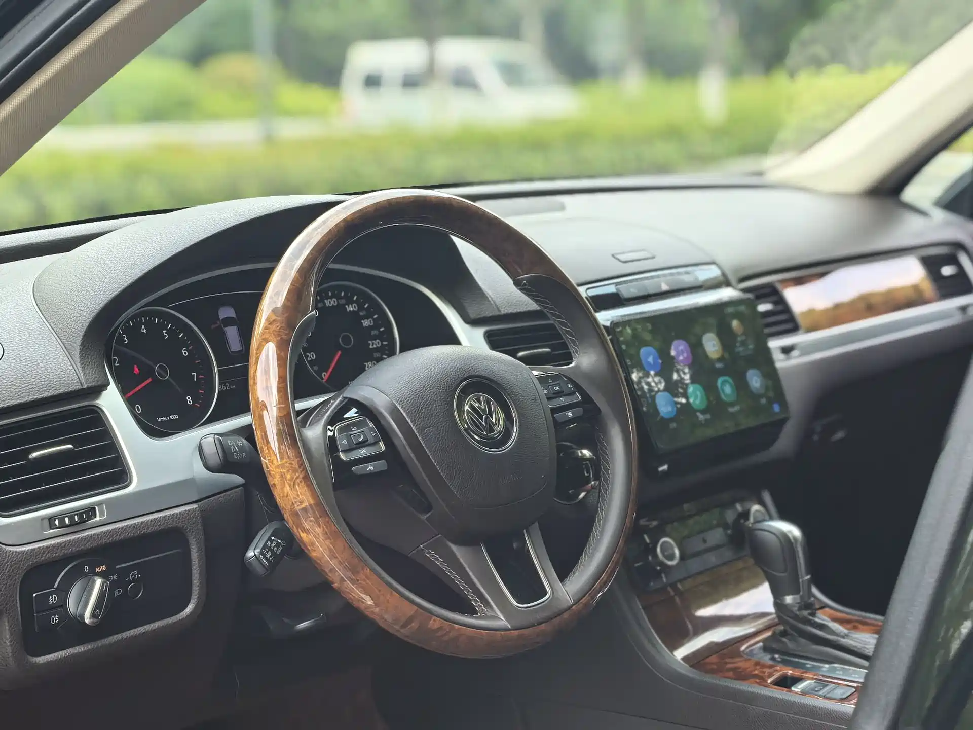 Фото 23 - Volkswagen Touareg